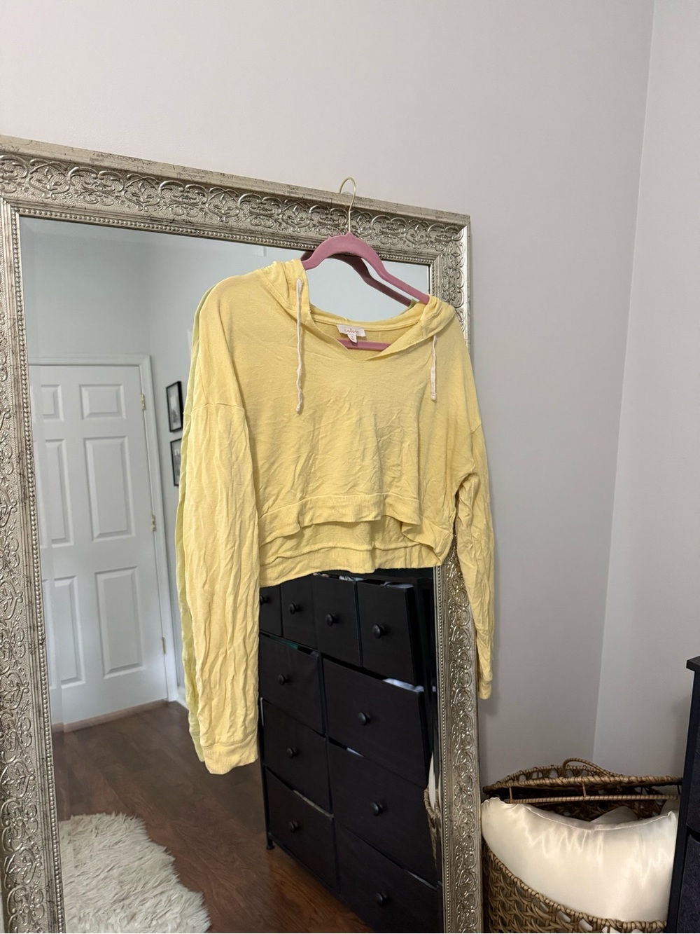 Colsie Pale Yellow Cropped Hoodie Sweatshirt
